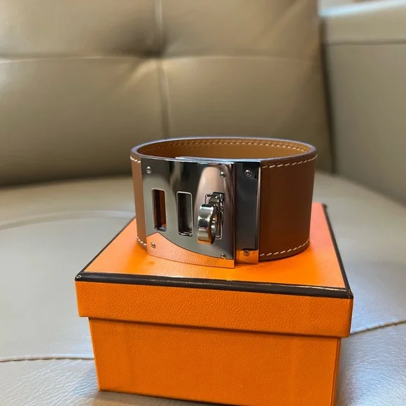 Sold x Hermes Kelly dog bracelet - Picture 3 of 11